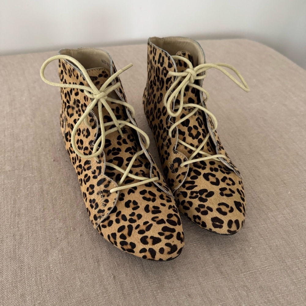 Deena & Ozzy UO Leopard Print Lace-Up Ankle Boots sz 6